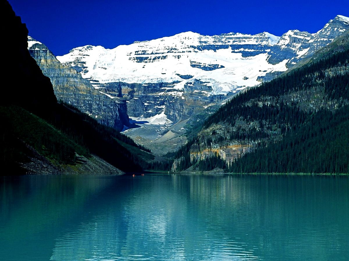 Lake Louise and mountain (Banff National Park, Alberta, Canada) / free wallpapers