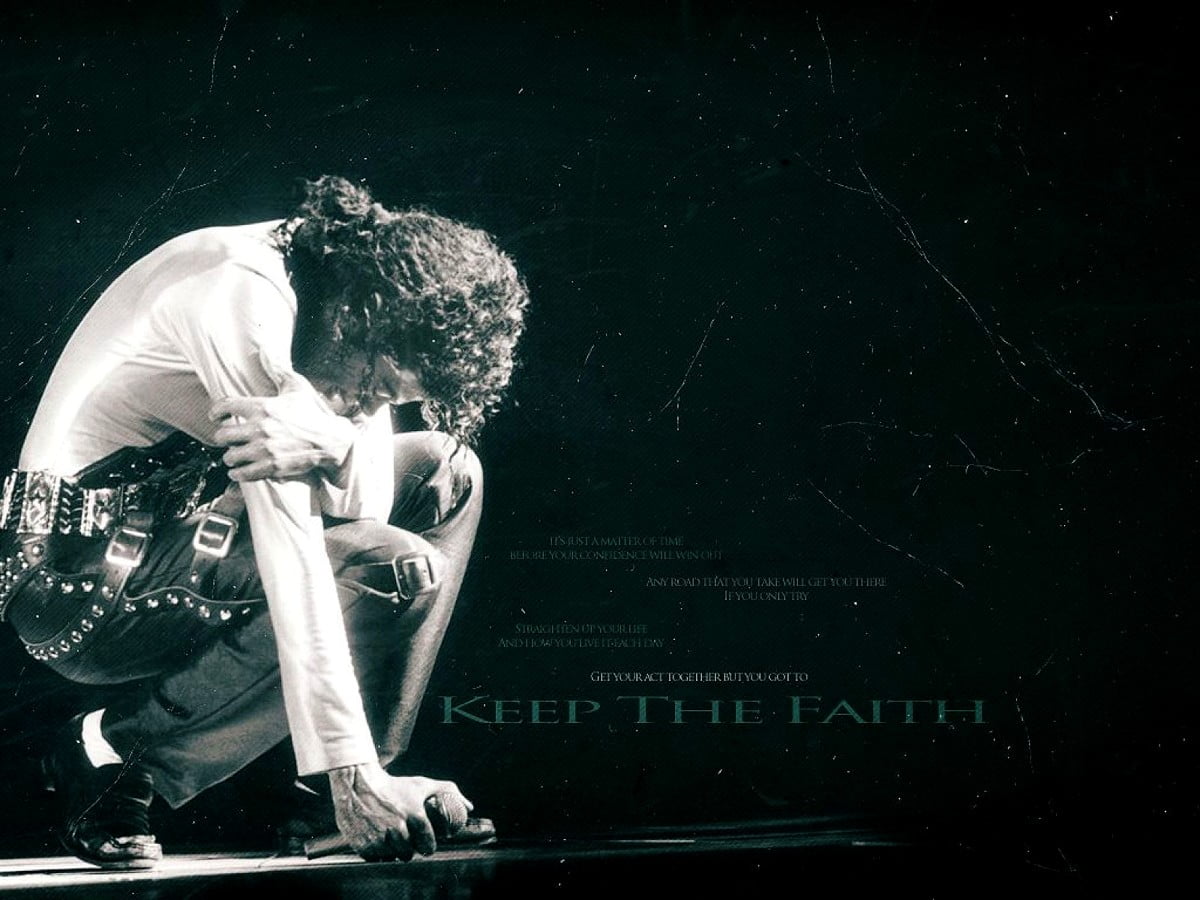 Michael Jackson jumping up in air - free wallpaper 1600x1200