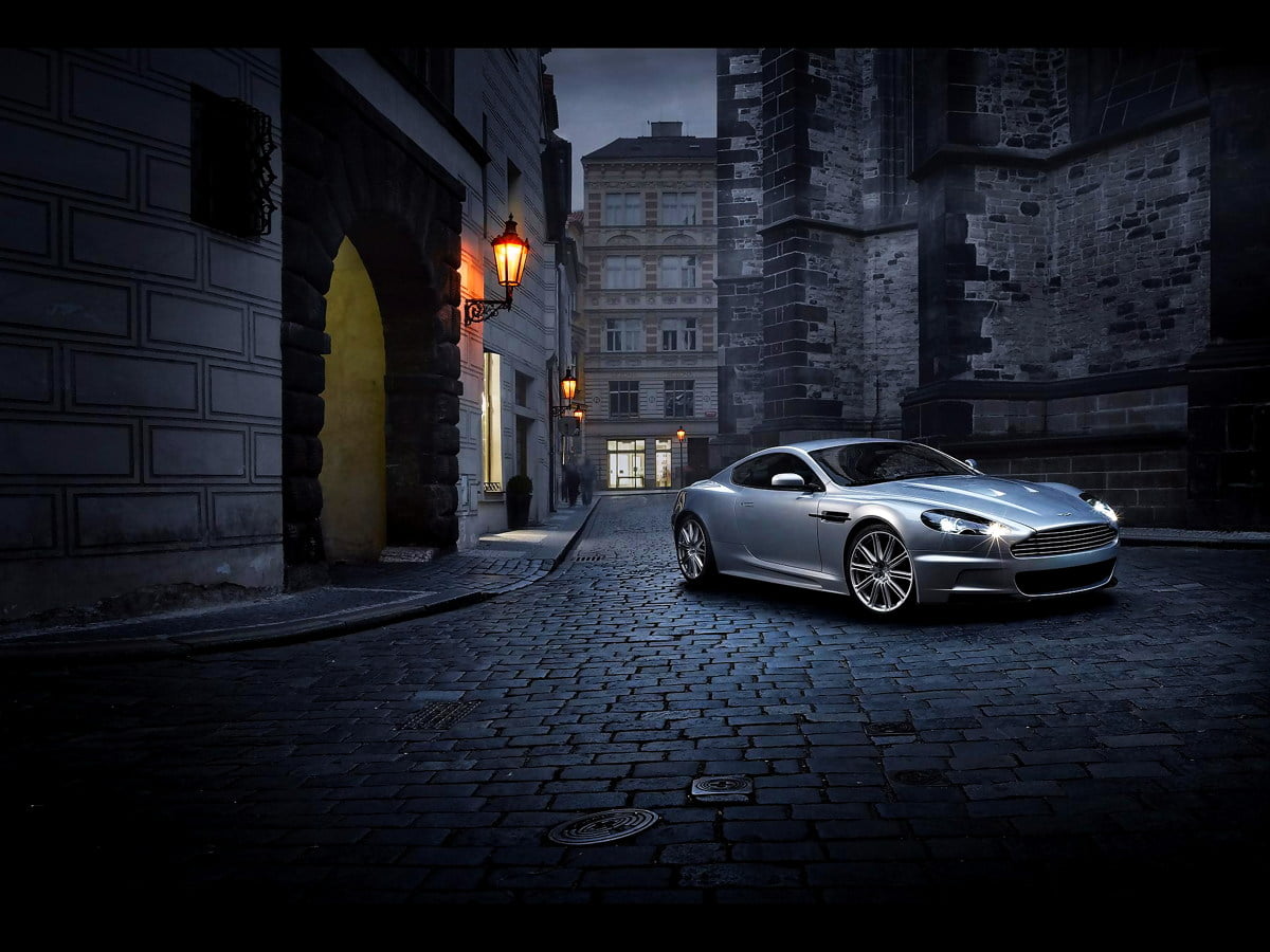 Wallpapers - Aston Martin parked in front of brick building (1920x1440)