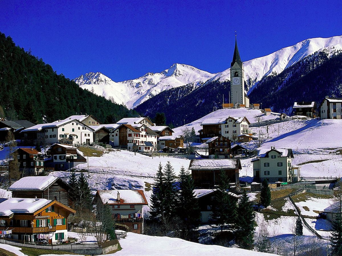 Montagne couverte de neige (Suisse) / image pour fond d'écran 1600x1200