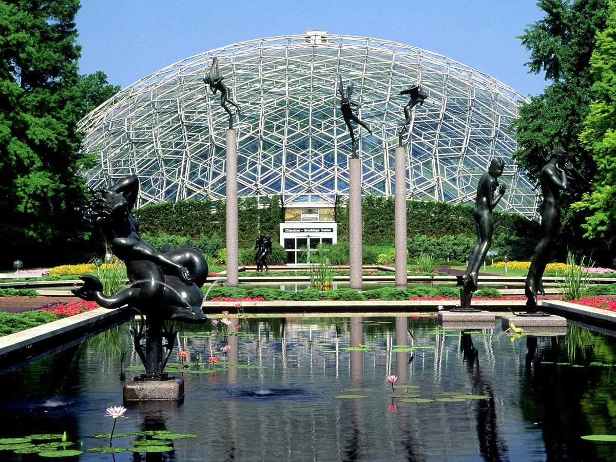 Eau à côté du bâtiment et du jardin botanique du Missouri (Saint Louis, Missouri, États-Unis d'Amérique) - gratuit images de fond 1600x1200