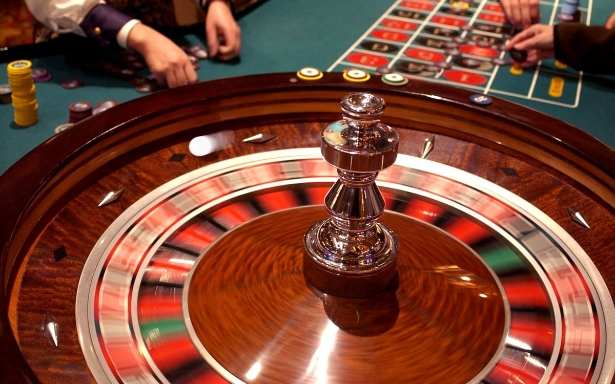 Casino, gambling, roulette, games, poker table : free HD backgrounds