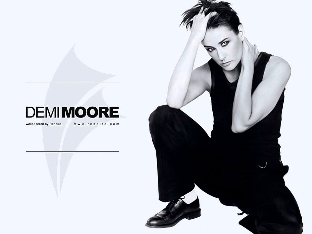 Demi Moore en chemise noire : gratuit photos d'arrière-plan