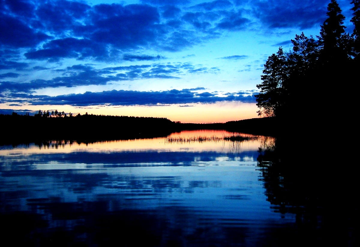 Image de fond : grand lac (1600x1100)