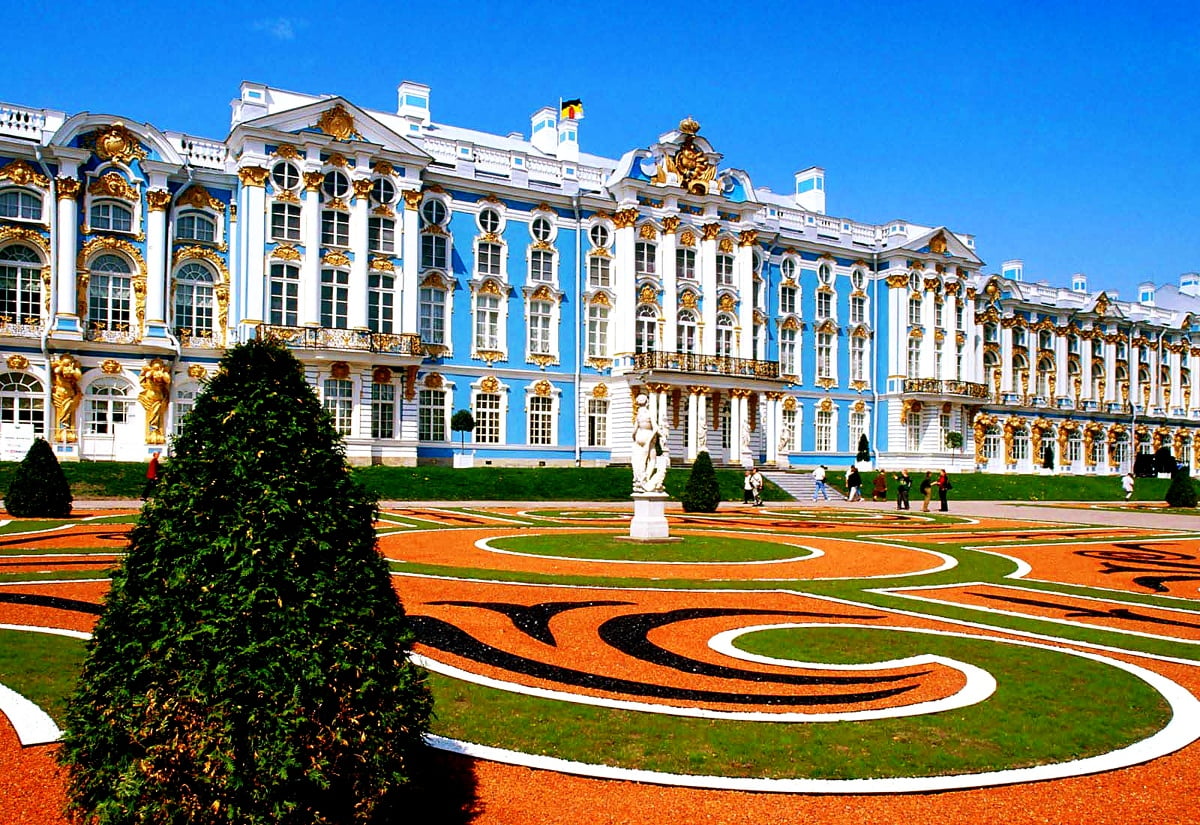 Grand bâtiment blanc et palais Catherine (Saint-Pétersbourg, Russie) - gratuit HD fond d'écran