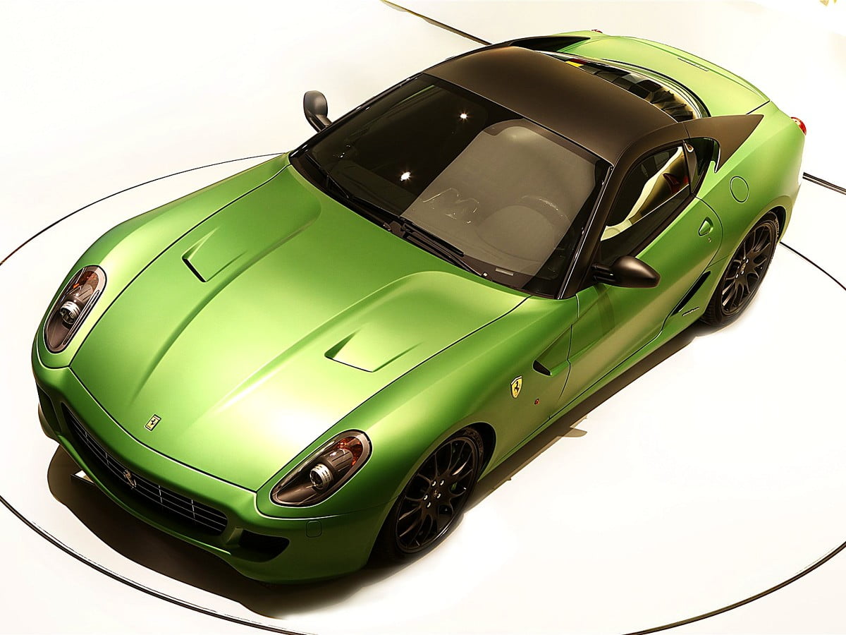 Free backgrounds HD - green Ferrari (1600x1200)