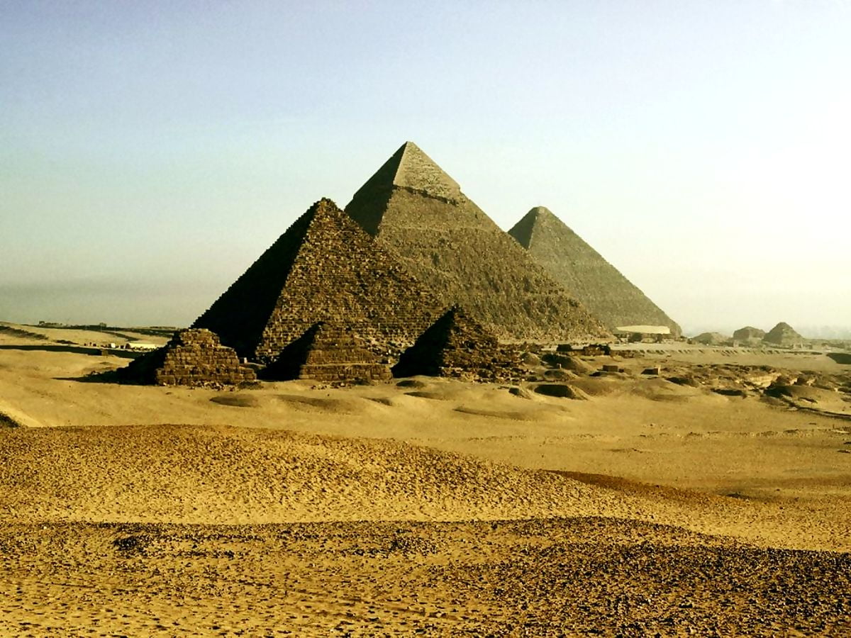 Backgrounds — pyramid, ancient, monument, historic site, desert (Giza Necropolis, Giza, Egypt)