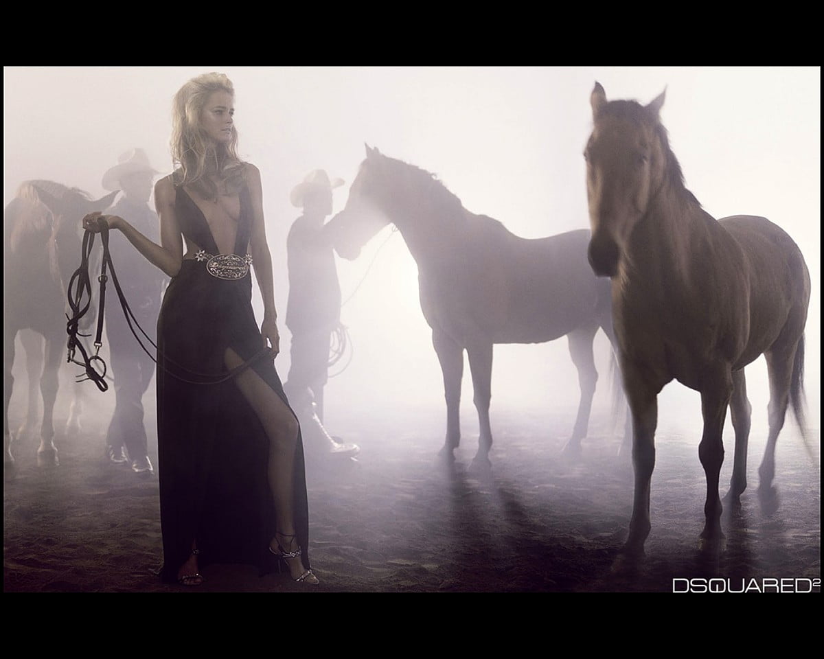 Personnes debout à côté de cheval : HD fond d'écran (1500x1200)