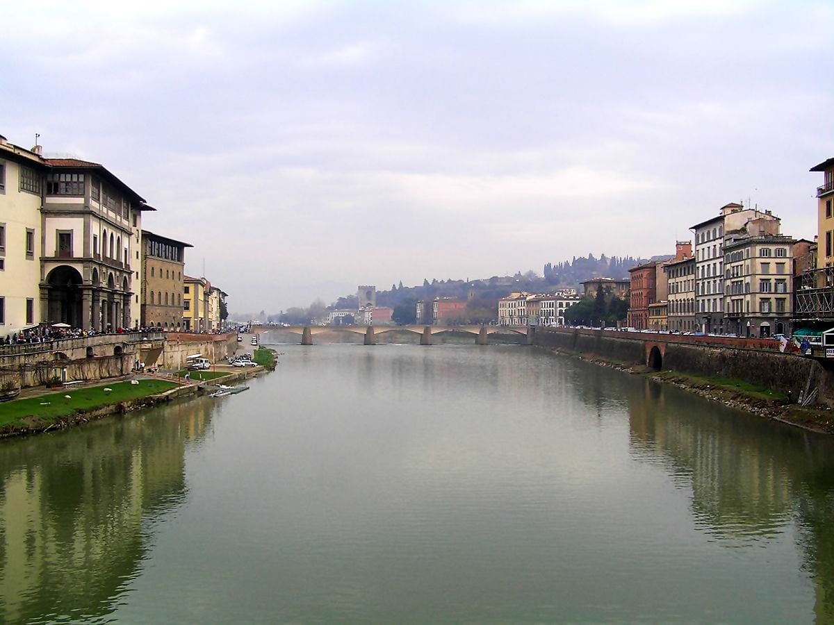 Arno sur la rivière (Ponte Vecchio, Florence, Italie)