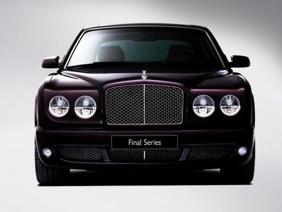 Bentley garé dans un parking - gratuit images de fond 1600x1200