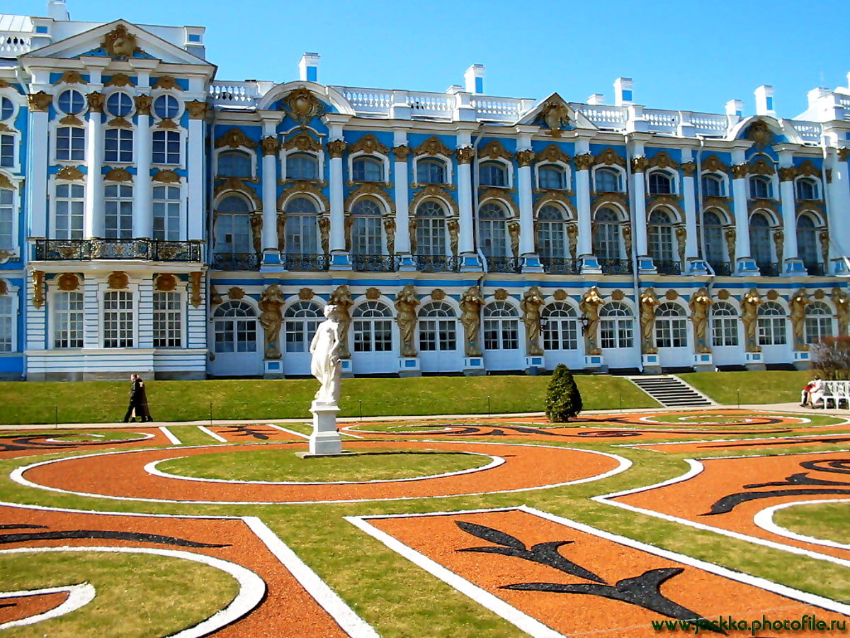 Grand bâtiment blanc (Parc Catherine, Saint-Pétersbourg, Russie) — gratuit HD photo pour fond d'écran