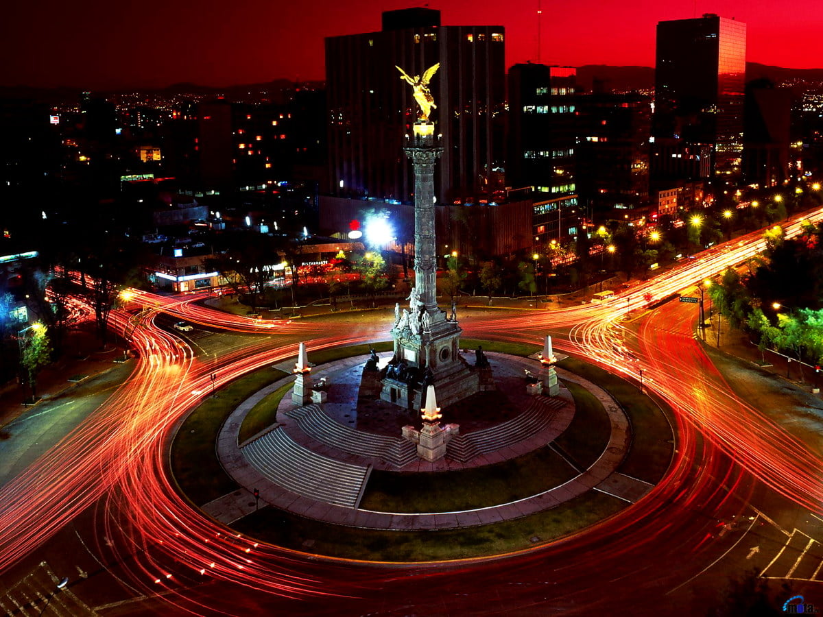 1600x1200 wallpapers - city at night (The Angel of Independence, Mexico City, Mexico)
